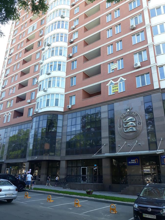 Капитан Odessa Extérieur photo